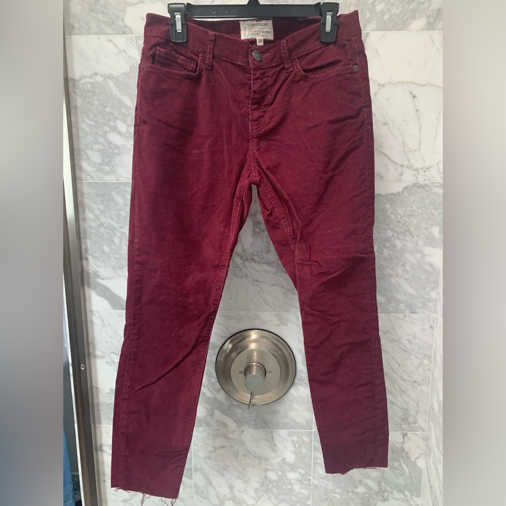 Current/Elliott cords size 29.   Beautiful wine color